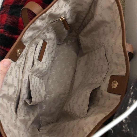 Michael Kors Tote purse - Picture 5 of 6